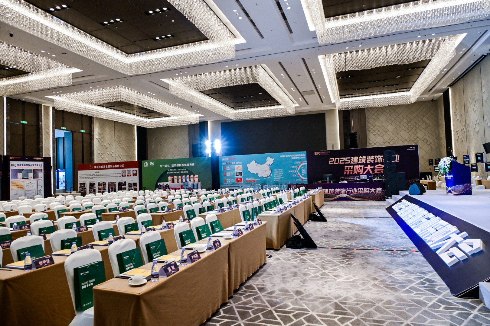 III_5704-opq4093688701