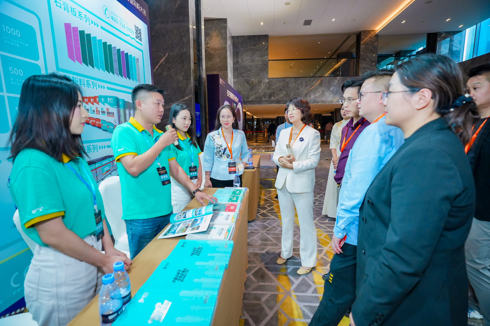 PCF03581-opq4094449791